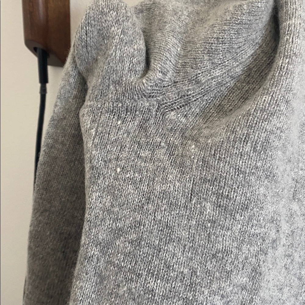 Jenni Kayne Everyday Sweater Light Gray Crew Neck Sweater - Picture 13 of 16